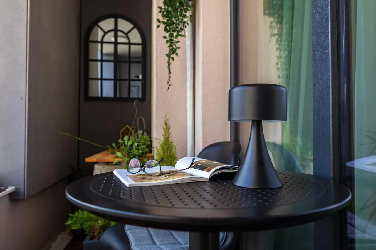 Tonic Studio Union Bucharest Apartment