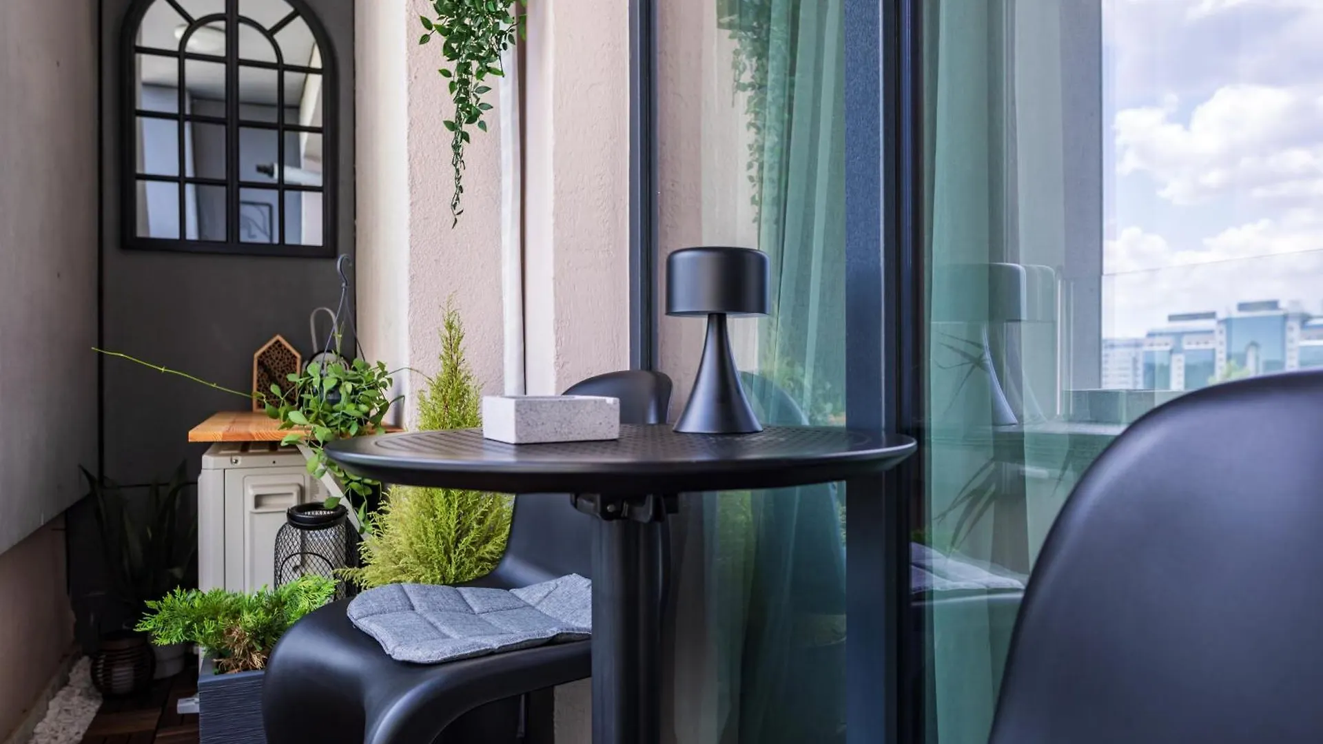 Tonic Studio Union Bucharest